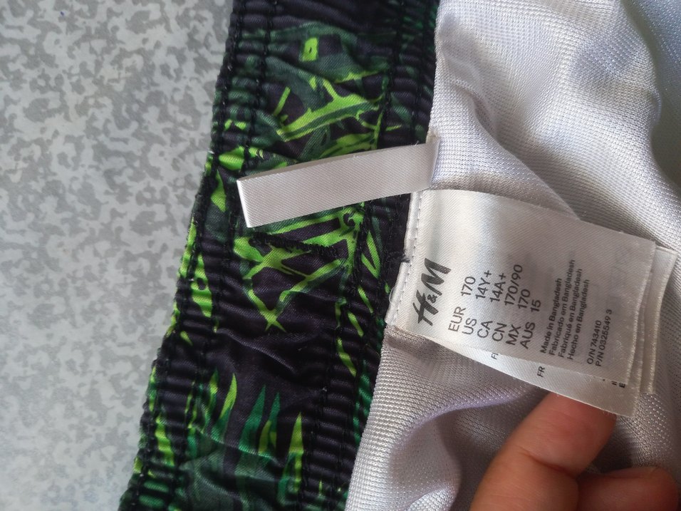 Harika Renkli H&M Plaj Şortu - Görsel 3