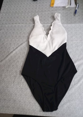 Siyah Beyaz Tarz Mayo - Görsel 3