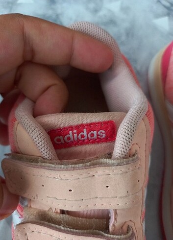 27 Beden pembe Renk Adidas Spor Ayakkabı.