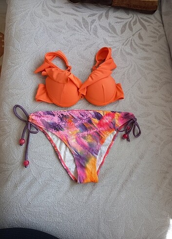 Zeki Yeni Bikini Takımı