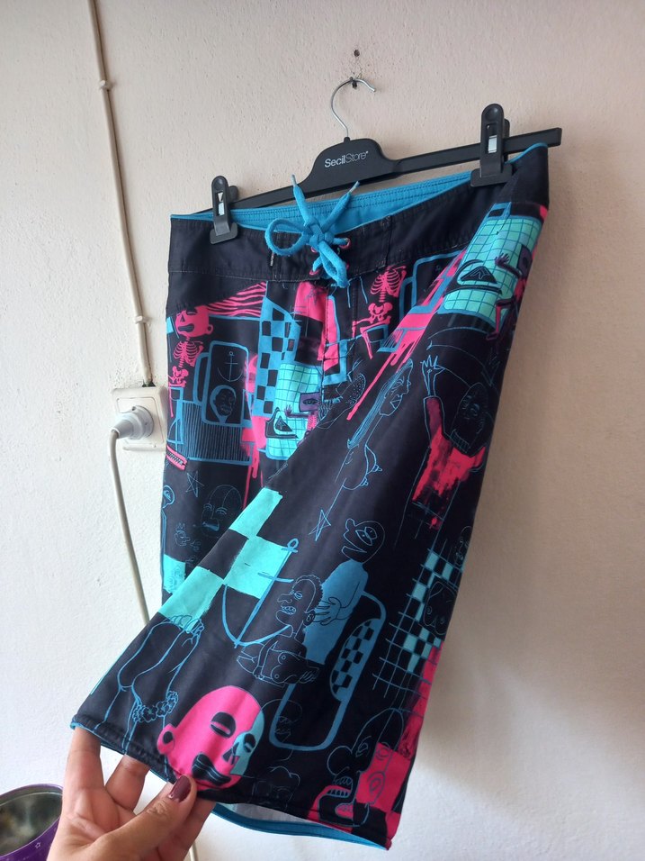 Quiksilver Orjinal Plaj Şortu - Görsel 2