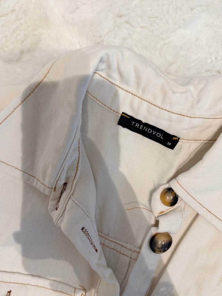 Düğmeli Beyaz Kadın Mini Tulum - Görsel 5