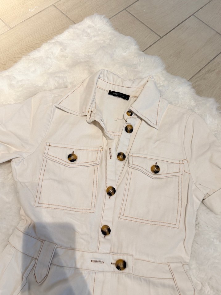 Düğmeli Beyaz Kadın Mini Tulum - Görsel 4