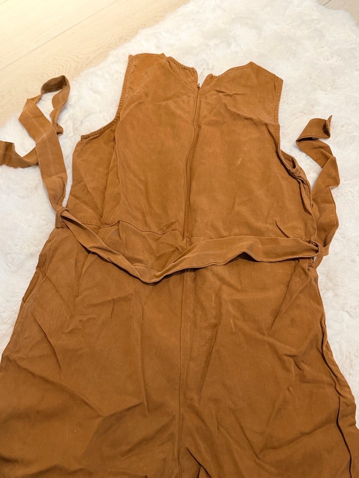 Kadın Kahverengi Kemerli Kısa Tulum - Görsel 4