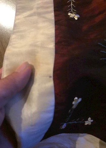 Bordo İşlemeli Parlak Masa Örtüsü - Görsel 7