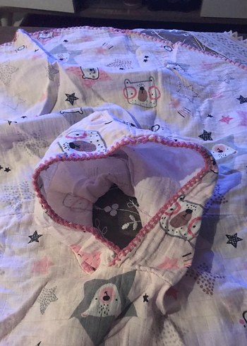 BabyCo Pembe Nakışlı Çocuk Müslin kapüşonlu bornozu - Görsel 2