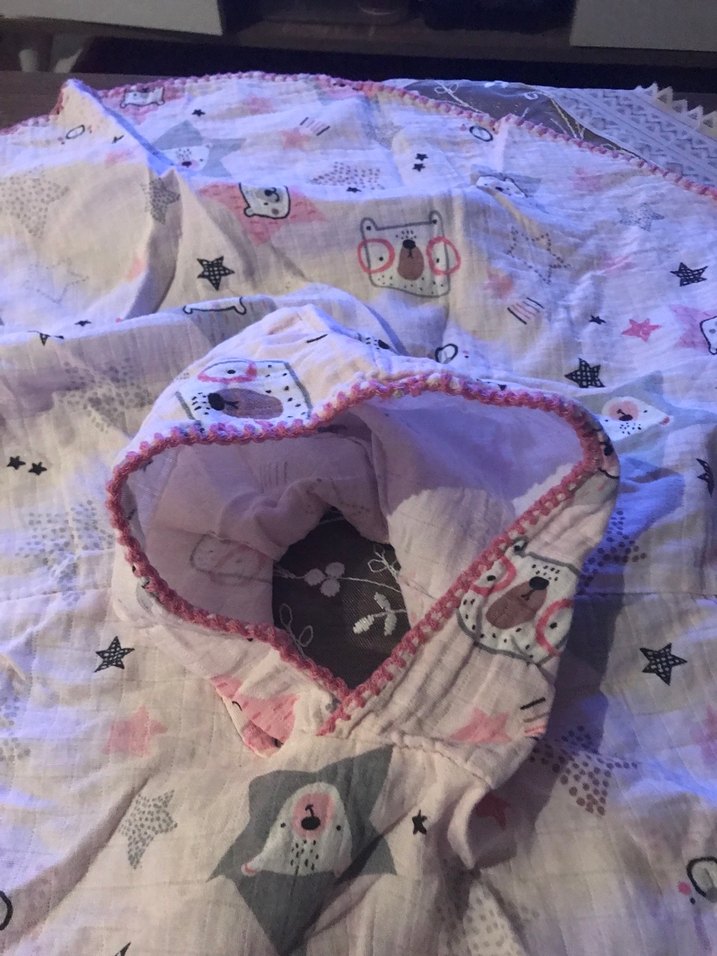 BabyCo Pembe Nakışlı Çocuk Müslin kapüşonlu bornozu - Görsel 2