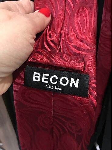 Diğer Becon kırmızı desenli kravat