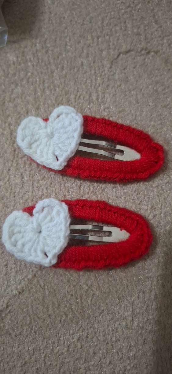 Kırmızı Örgü Kalp Tokalar - Görsel 2