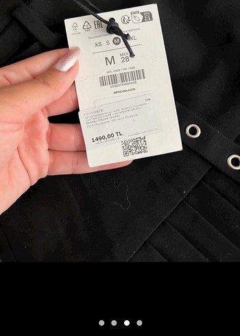Bershka Siyah Pilili Mini Etek