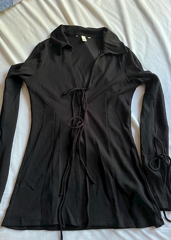 H&M transğaran gömlek önü ve kolları bağcıklı