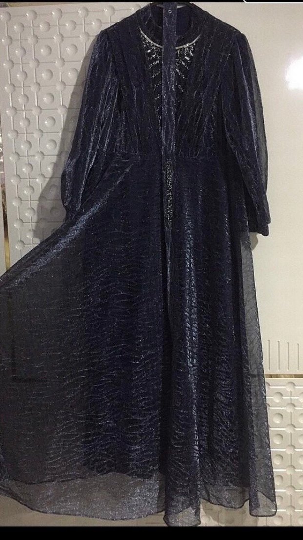 Parlak Siyah Gotik Uzun Abiye Elbise - Görsel 2