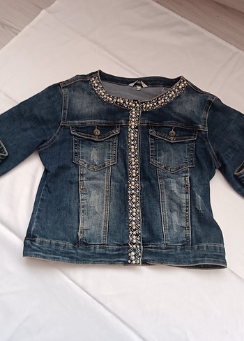 İşlemeli Mavi Kısa Kot Ceket Kadın - Görsel 3