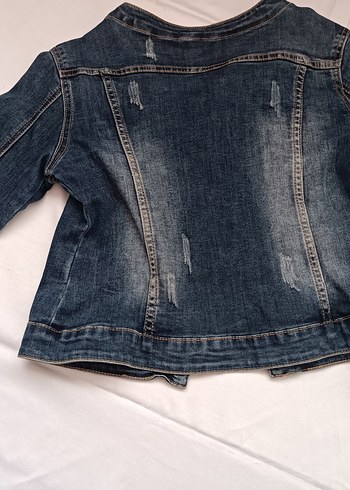 İşlemeli Mavi Kısa Kot Ceket Kadın - Görsel 4