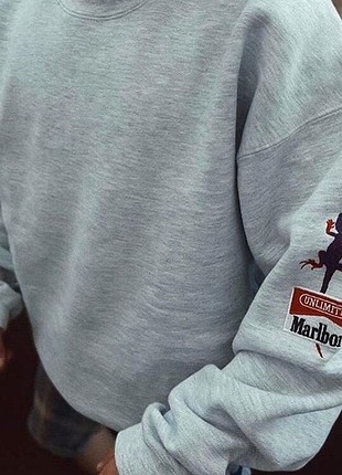 Marlboro sweat