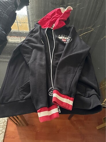 Kapşonlu - Görsel 2