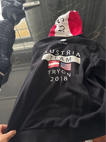 Kapşonlu - Görsel 4