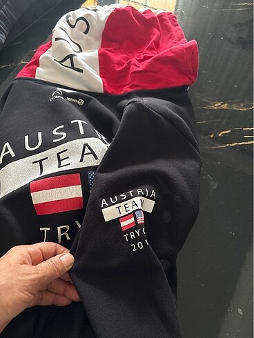 Kapşonlu - Görsel 5