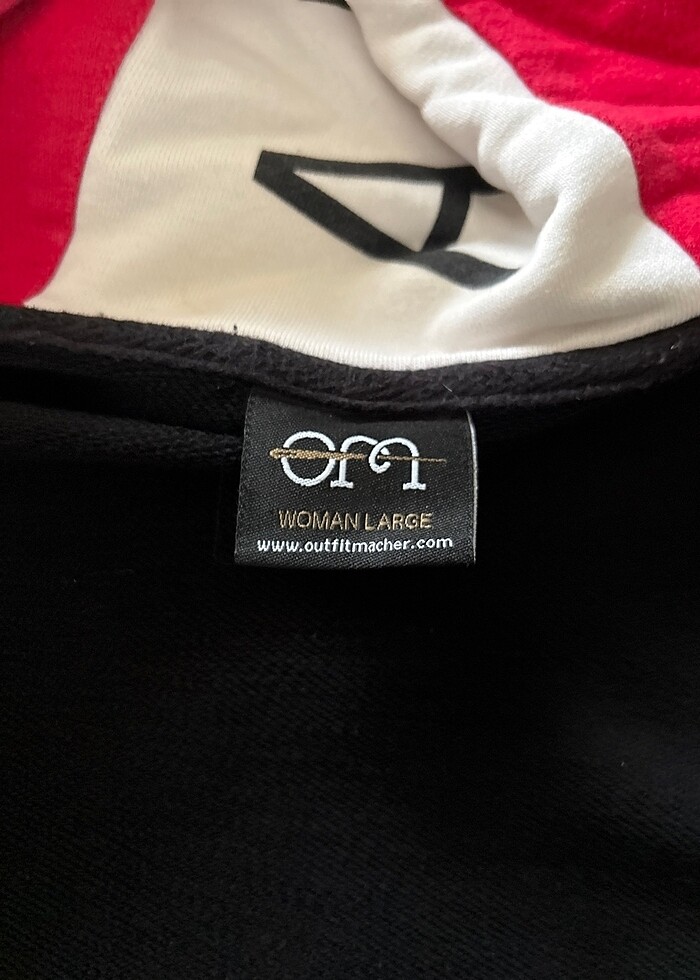 Kapşonlu - Görsel 3