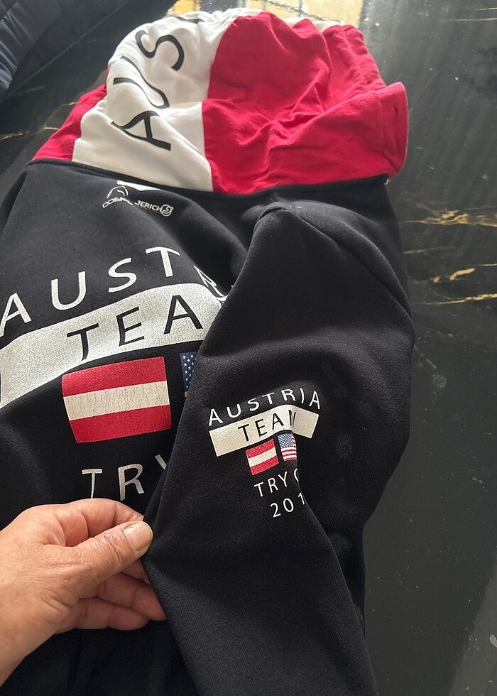 Kapşonlu - Görsel 5