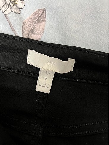 H&M H&M siyah mumlu pant 36