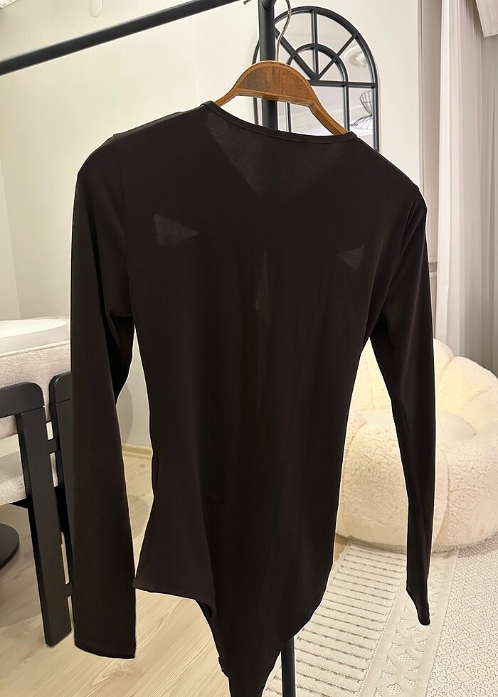 Yakası detaylı body - Görsel 2