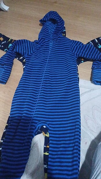 4 Yaş Beden 2 adet E bebek Tulum( 3 yas 4 yas)