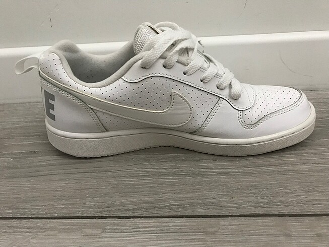 40 Beden beyaz Renk 40 numara Nike spor ayakkabı