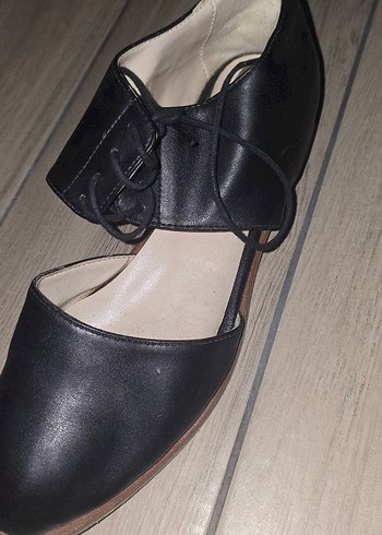 Siyah Deri Topuklu Kadın Ayakkabı - Görsel 2