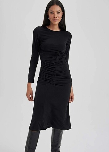 Defacto Bodycon Yuvarlak Yaka Midi Uzun Kollu Elbise