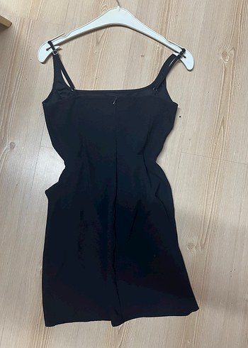 s Beden Siyah Nakışlı Mini Askılı Elbise