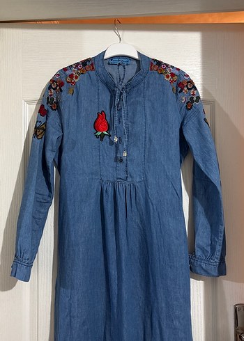 Uzun Kollu Nakışlı Kot Elbise - Görsel 2