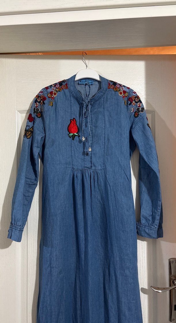 Uzun Kollu Nakışlı Kot Elbise - Görsel 2