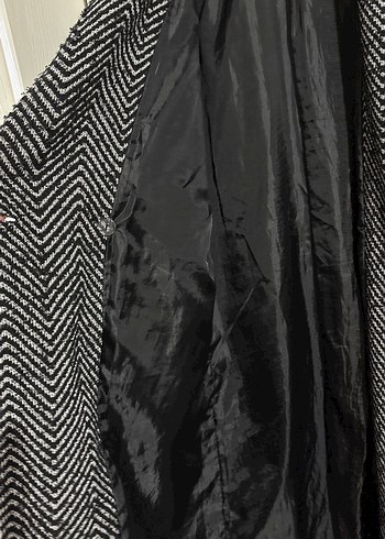 Siyah Beyaz Desenli Uzun Kaban - Görsel 5