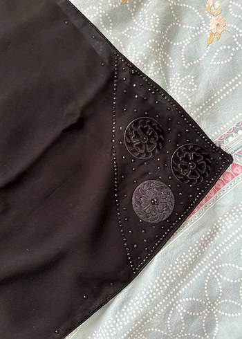 Siyah Kadın İpek Görünümlü Gotik Şal - Görsel 3