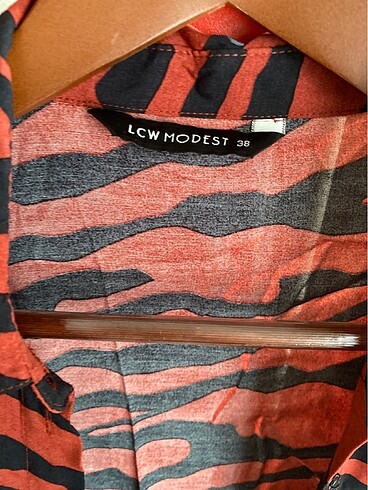 Yan yırtmaçlı gömlek elbise - Görsel 3