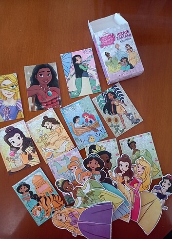 Panini Disney Prenses Bugün Sihir Birgün Kart ve Çıkartmalar