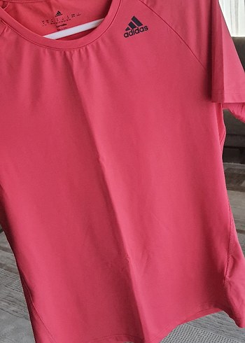 Adidas Tişört