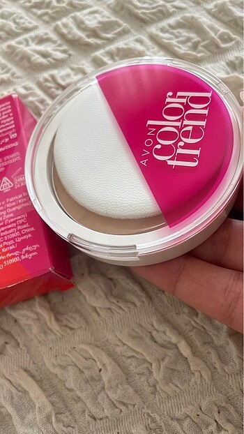 Avon pudra