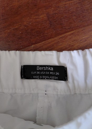 Beyaz Kemerli Bol Kesim Kadın Pantolon - Görsel 5