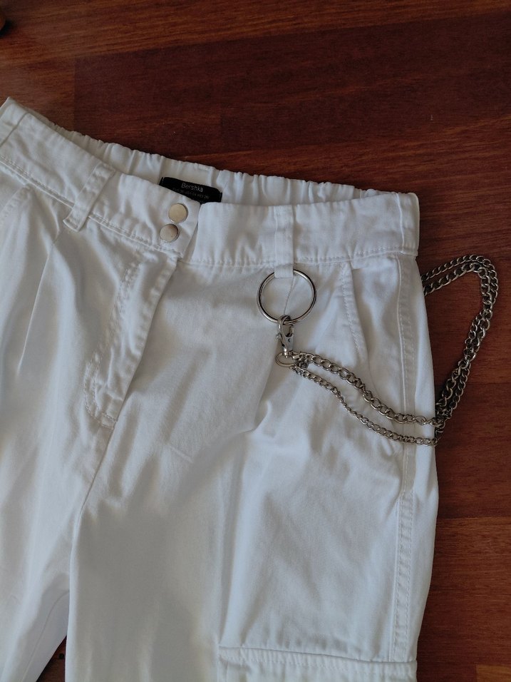 Beyaz Kemerli Bol Kesim Kadın Pantolon - Görsel 4