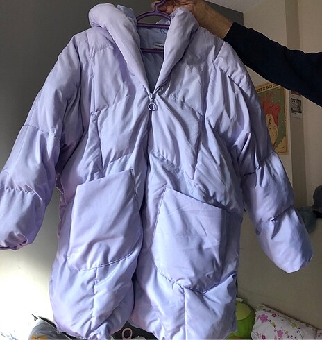 lila kapüşonlu şişme mont