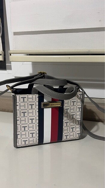 Tommy hilfiger günlük monogramlı çanta