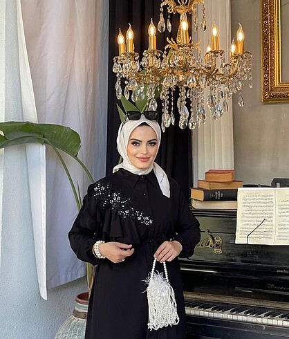 Aker Tasarım taşlı nakış detaylı gömlek