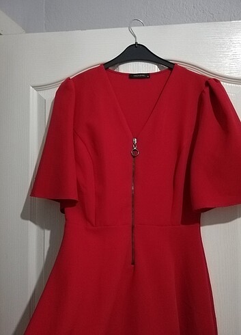 Trendyol & Milla Kırmızı kısa elbise 