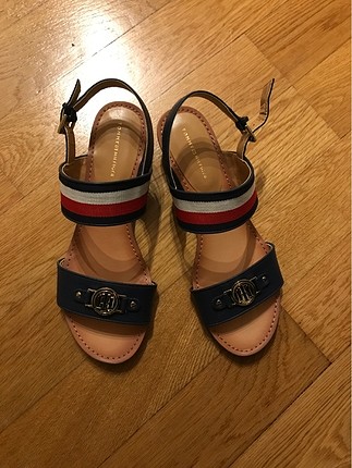ORJİNAL TOMMY HİLFİGER SANDALET SIFIR