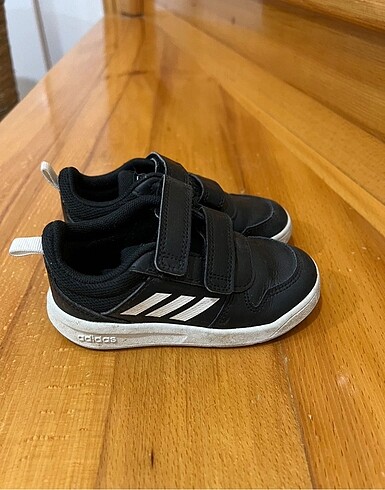 Adidas Spor ayakkabı