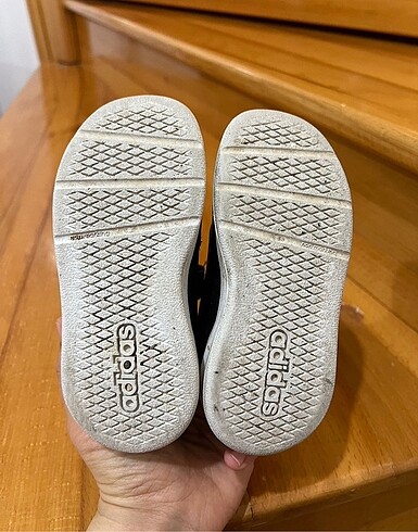 24 Beden Adidas Spor ayakkabı