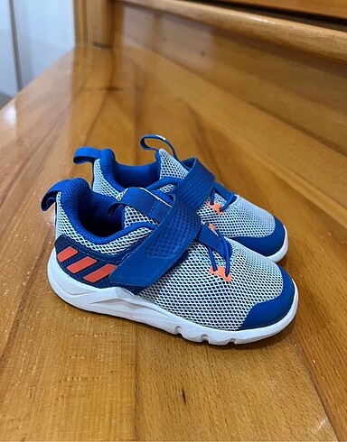 22 Beden Adidas spor ayakkabı