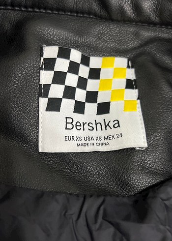 17-18 years Beden beyaz Renk mont deri bershka mazasindan alindi